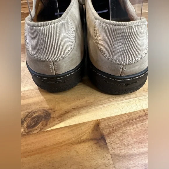 Salvatore Ferragamo Sport Italy Women’s Sneaker Size 7 1/2 - Picture 5 of 16